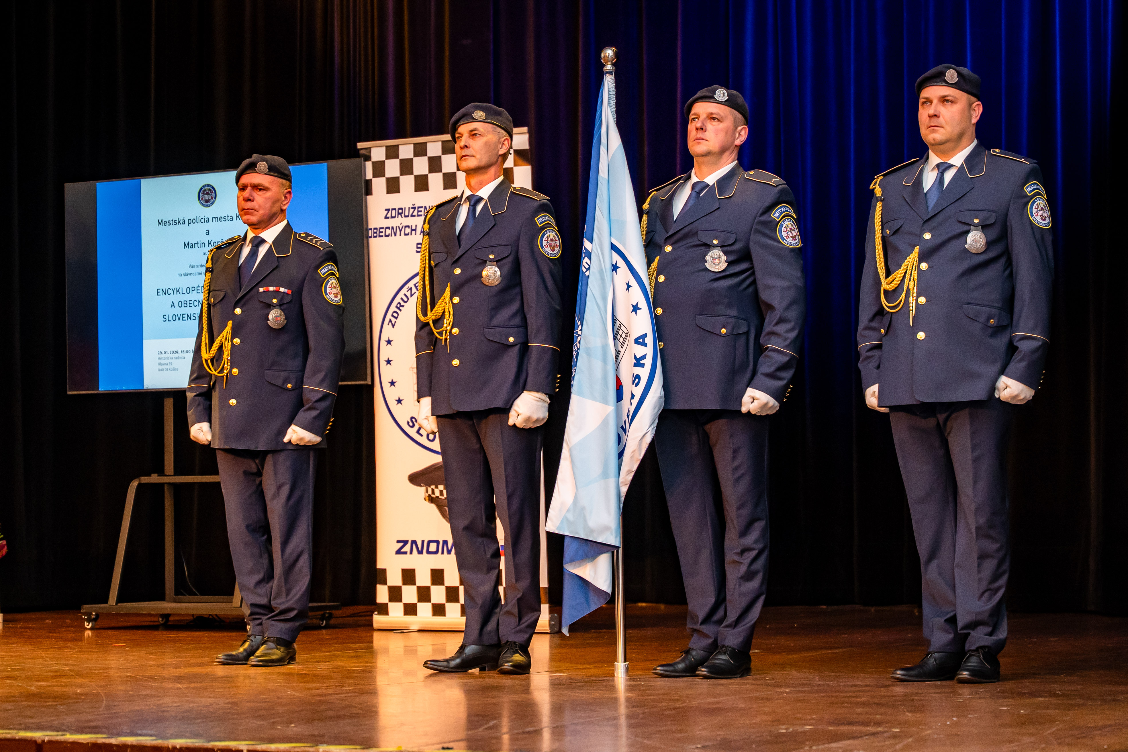 Slavnostny krst Encyklopedie obecnych a mestskych policii -35